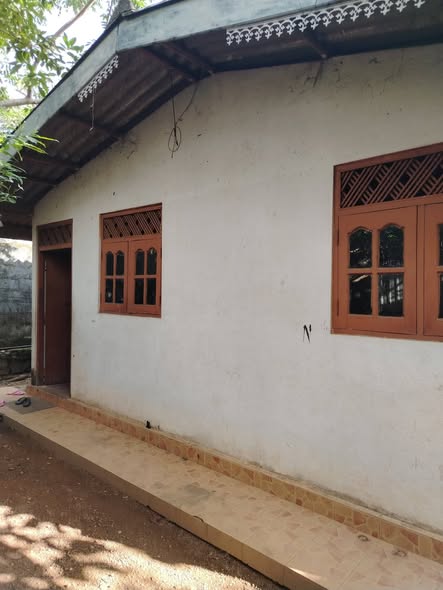 House for Sale in Hanwella, Sri Lanka | 5 Perches | 2 Bedrooms | Rs. 3 Million