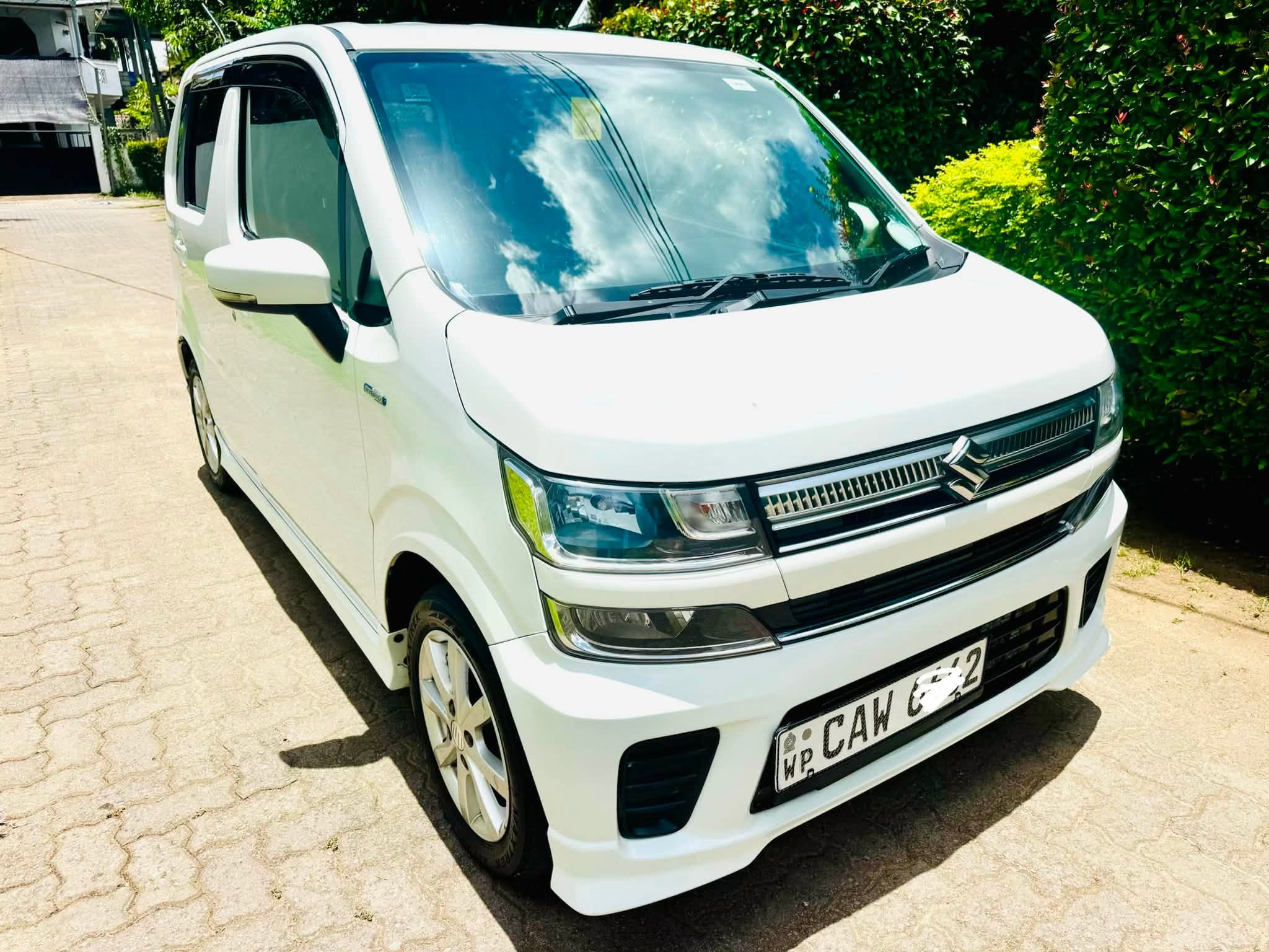 Suzuki Wagon R FZ 2017 Reg 2018 Auto | Full Option | Push Start | Alloy Wheels | Kelaniya