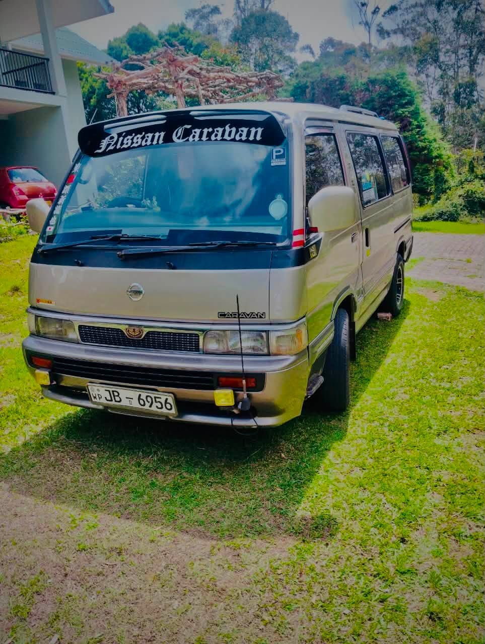 Nissan Caravan Van with QD32 engine – original features, dual A/C