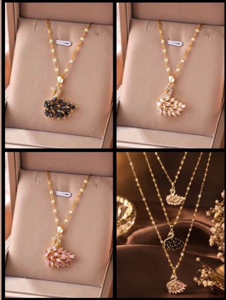 Gold Swan Pendant Necklace – Elegant Fashion Jewelry