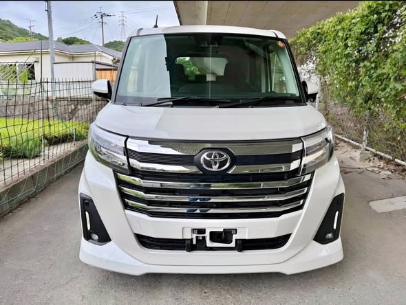 Toyota Roomy Custom G Van – Unregistered, Dual Power Doors, 4‐Way Camera