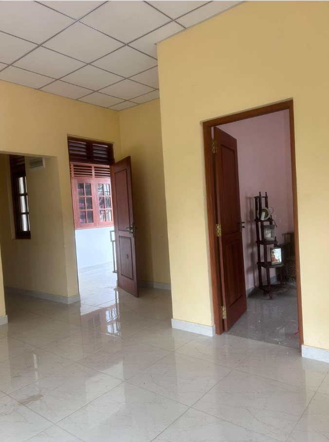 House Upper Floor for Rent near Makumbura Highway thumbnail 3