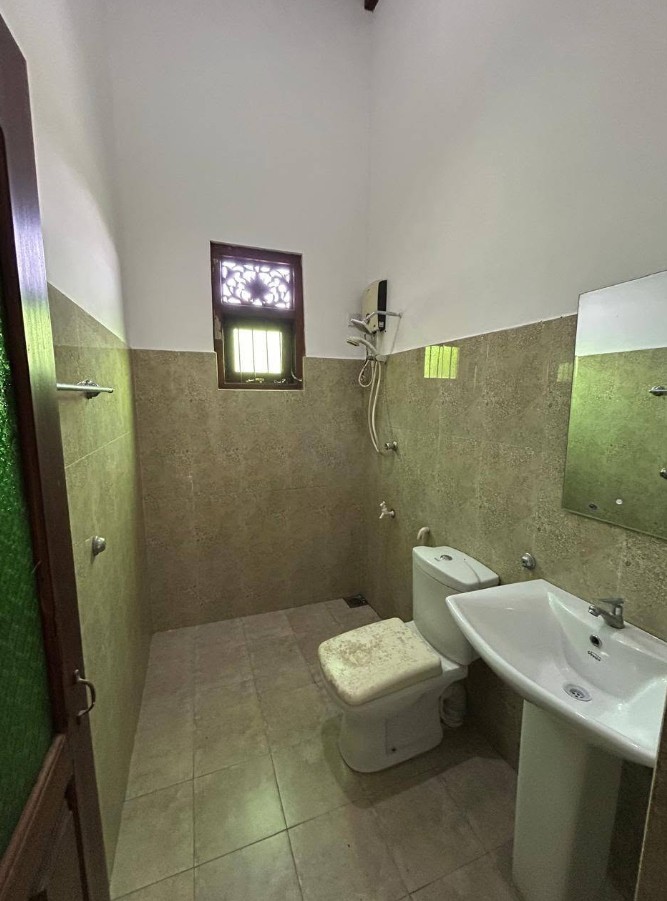 3 Bedroom House for Sale in Kesbewa, Colombo – 10 Perches thumbnail 5