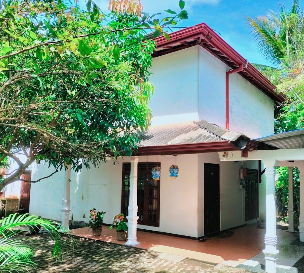 Two-Story House with 4 Bedrooms, 2 Baths, 10 Perches – Kiribathgoda