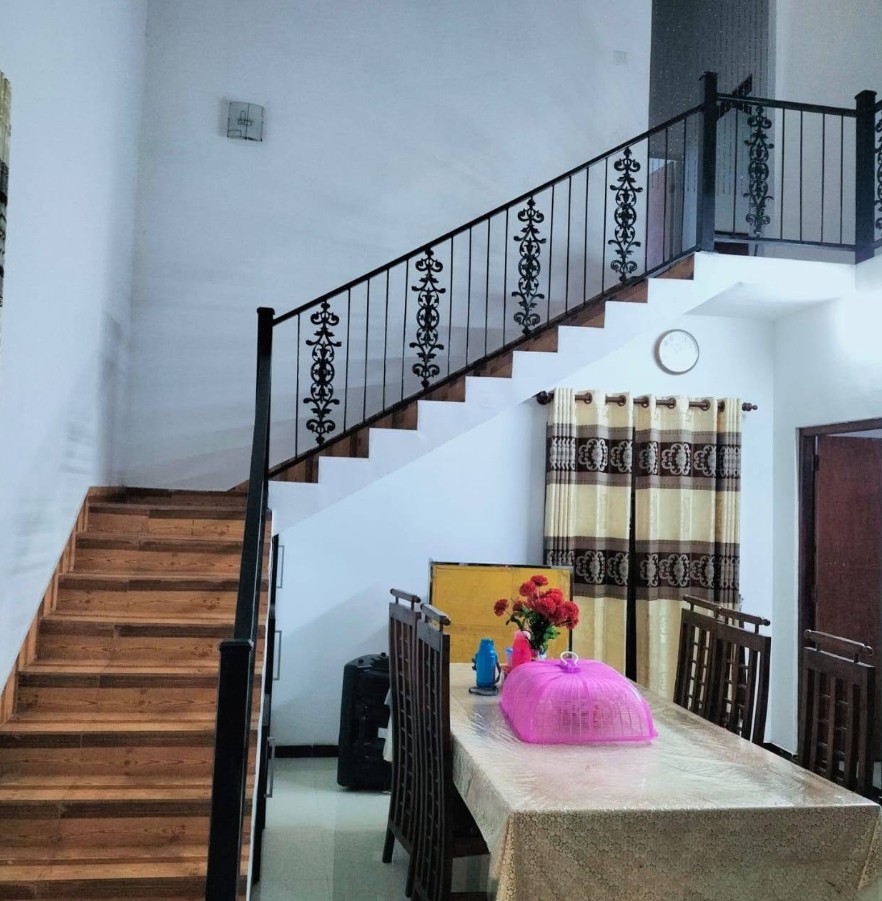 Two-Story House with 4 Bedrooms, 2 Baths, 10 Perches – Kiribathgoda thumbnail 2